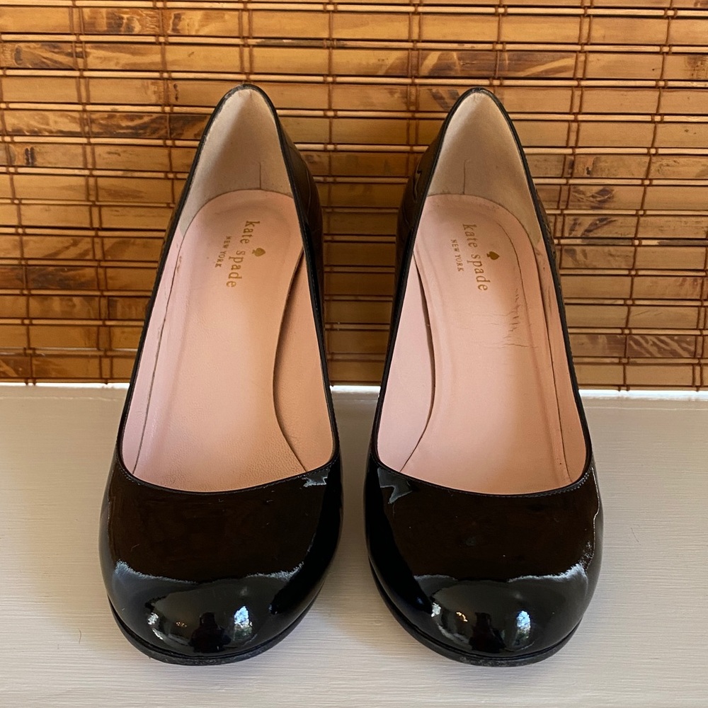 Kate Spade Karolina Heels, Black Patent, Size 8 - Picture 2 of 6